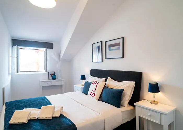 River Flat Iv - Heart Of Oporto